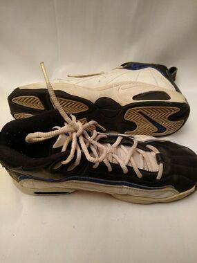 NIKE FLIGHT 1.0 980507 Boy's Basketball Shoes Size 5